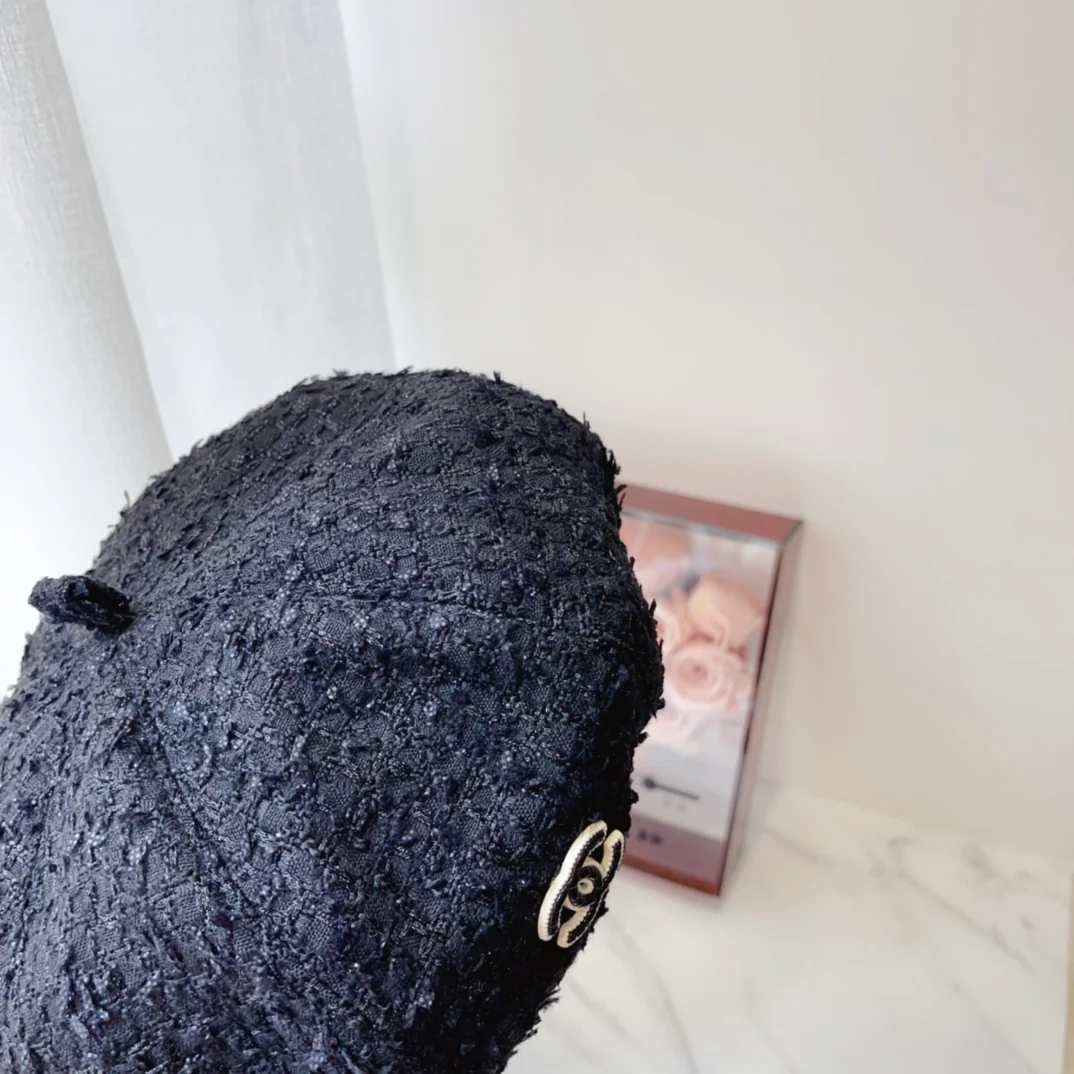 Chanel - Элегантный берет в стиле Chanel - Черный