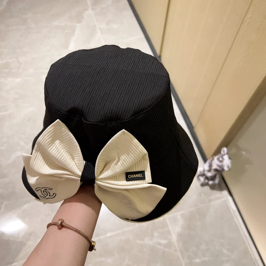 Новая большая рыбацкая шляпа Chanel 2023 года в форме бабочки, черная.