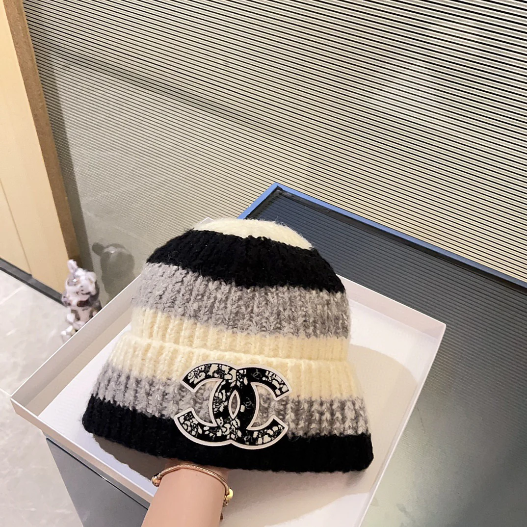 Новая кашемировая вязаная шапка Chanel сезона осень/зима 2023, серая.