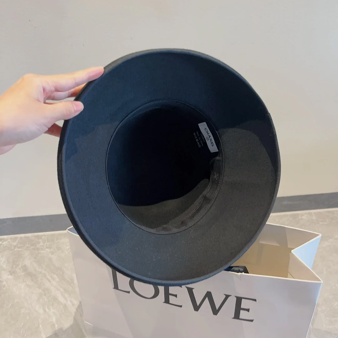 Chanel - Маленькая шерстяная панама Double C SU6