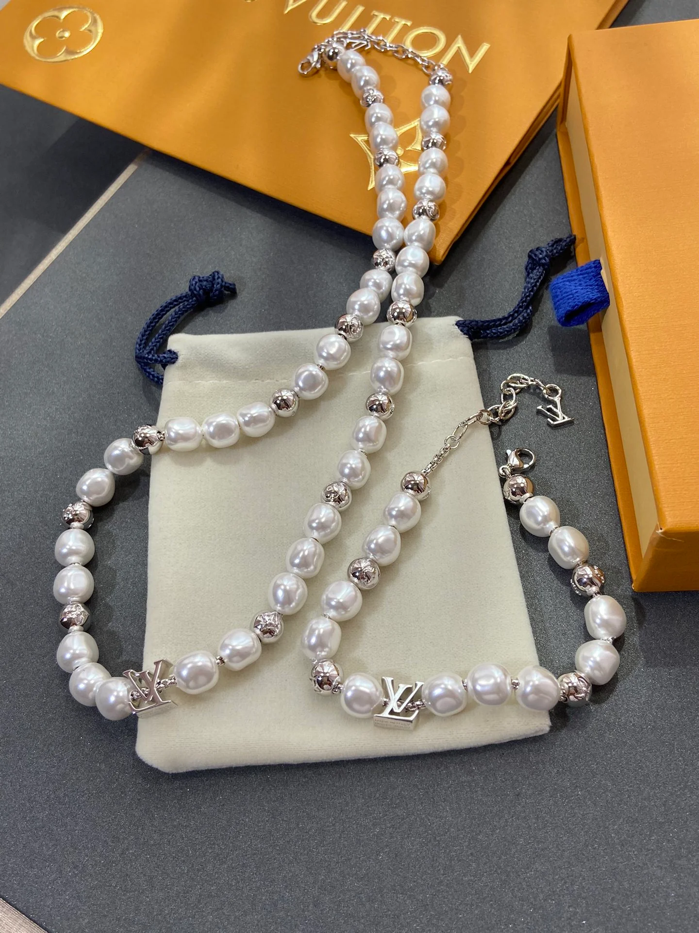 LV-Ожерелье 010