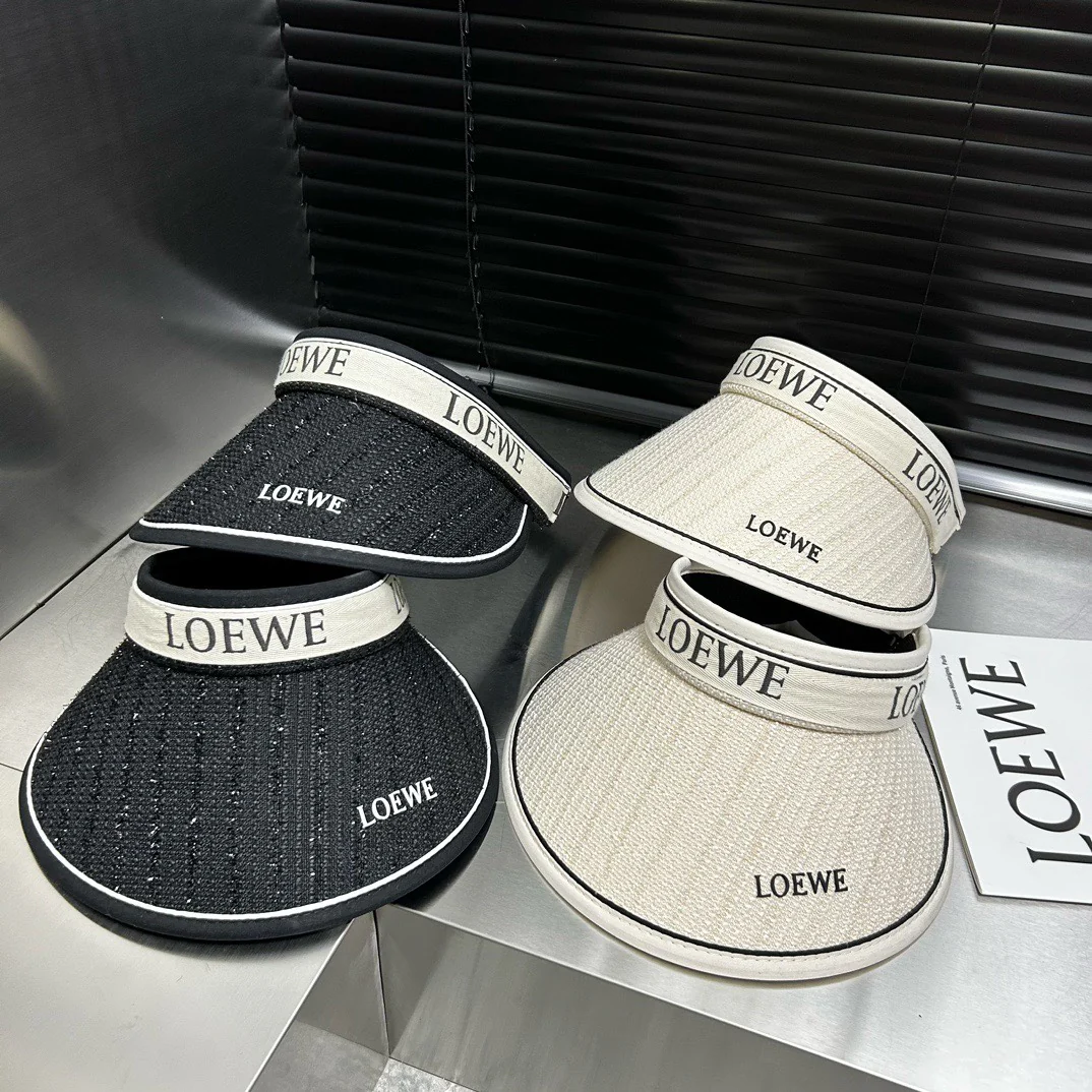 Новинка лета от LOEWE - Солнцезащитная шляпа из блестящей ткани