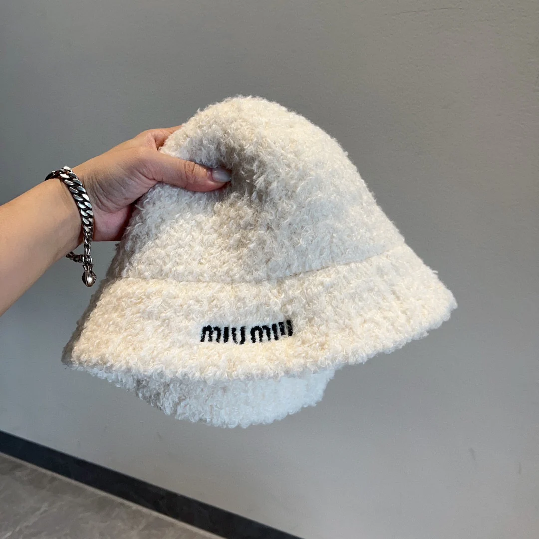 Miu Miu - Осенне-зимняя простая и универсальная панама из овечьей шерсти - белая