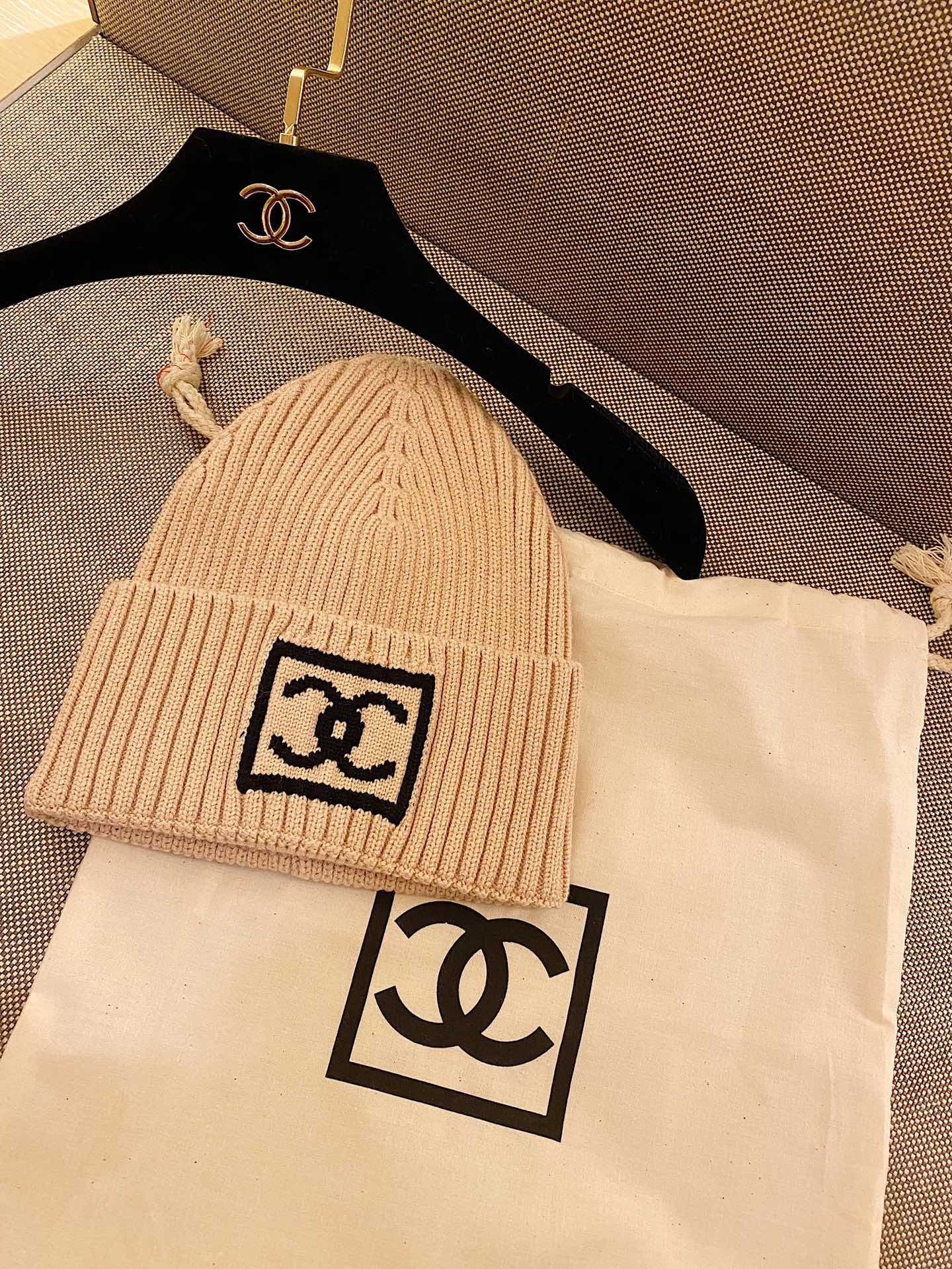 Шапка Chanel