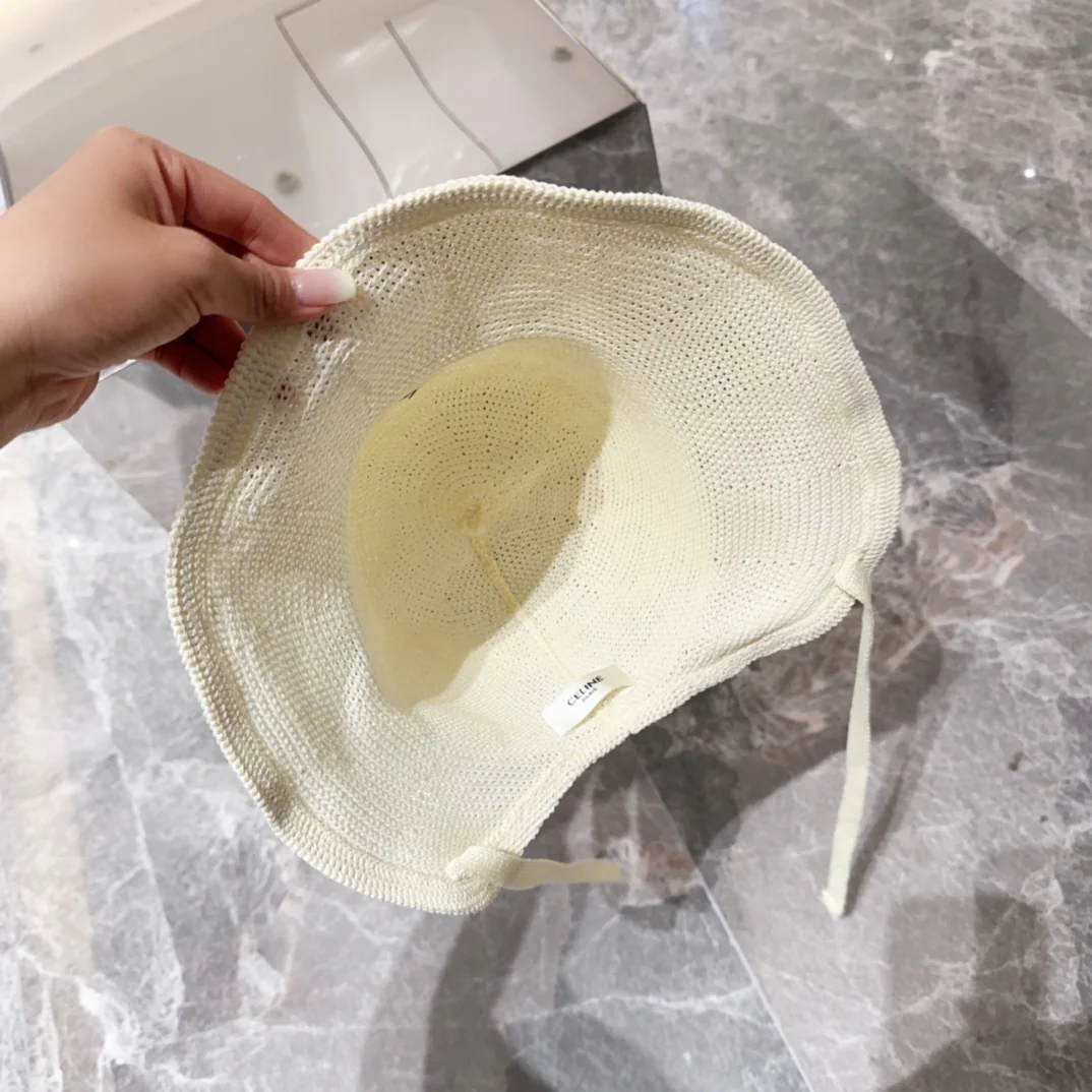 Новая простая плетеная панама Celine весна/лето, белая.