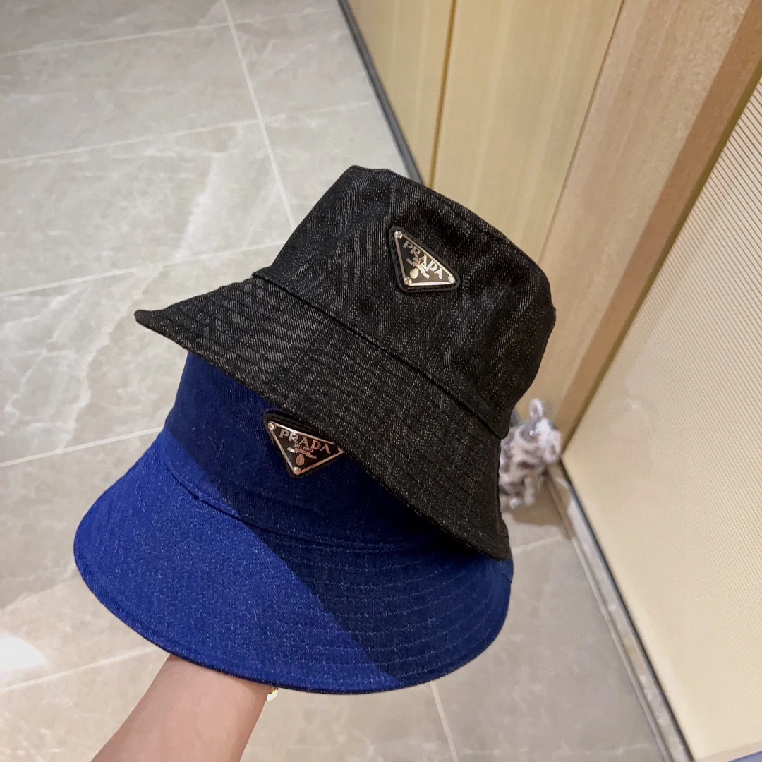 Новинка сезона весна/лето 2023 от Prada - Двусторонняя джинсовая панама - Синяя
