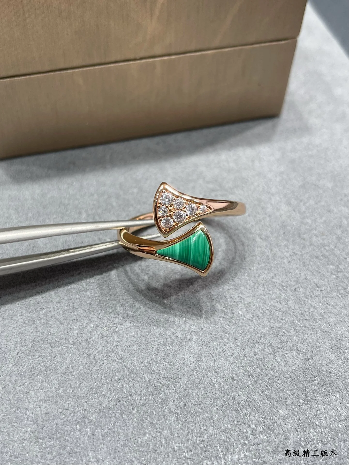 Кольцо Bvlgari 015