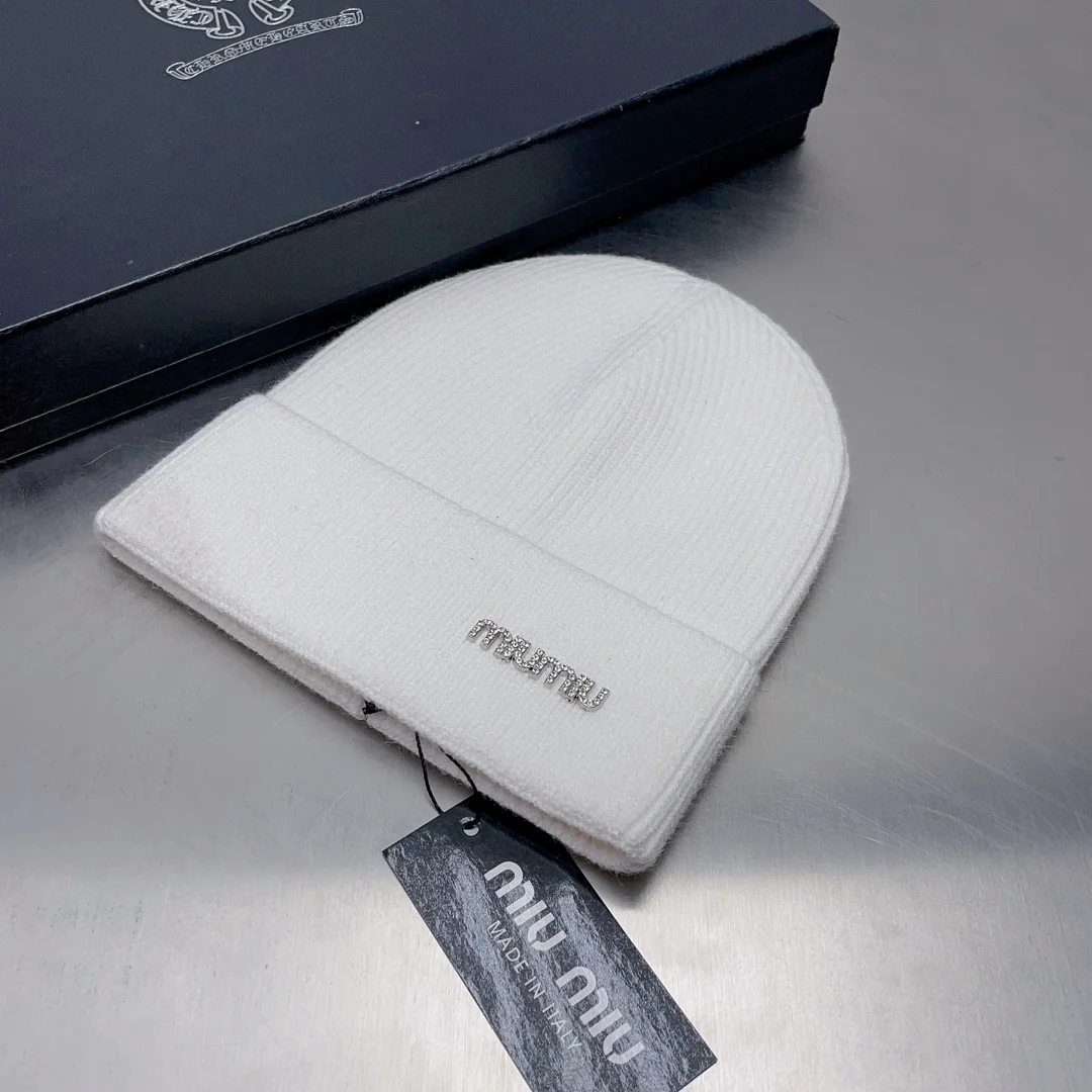 Вязаная шапка Miu Miu