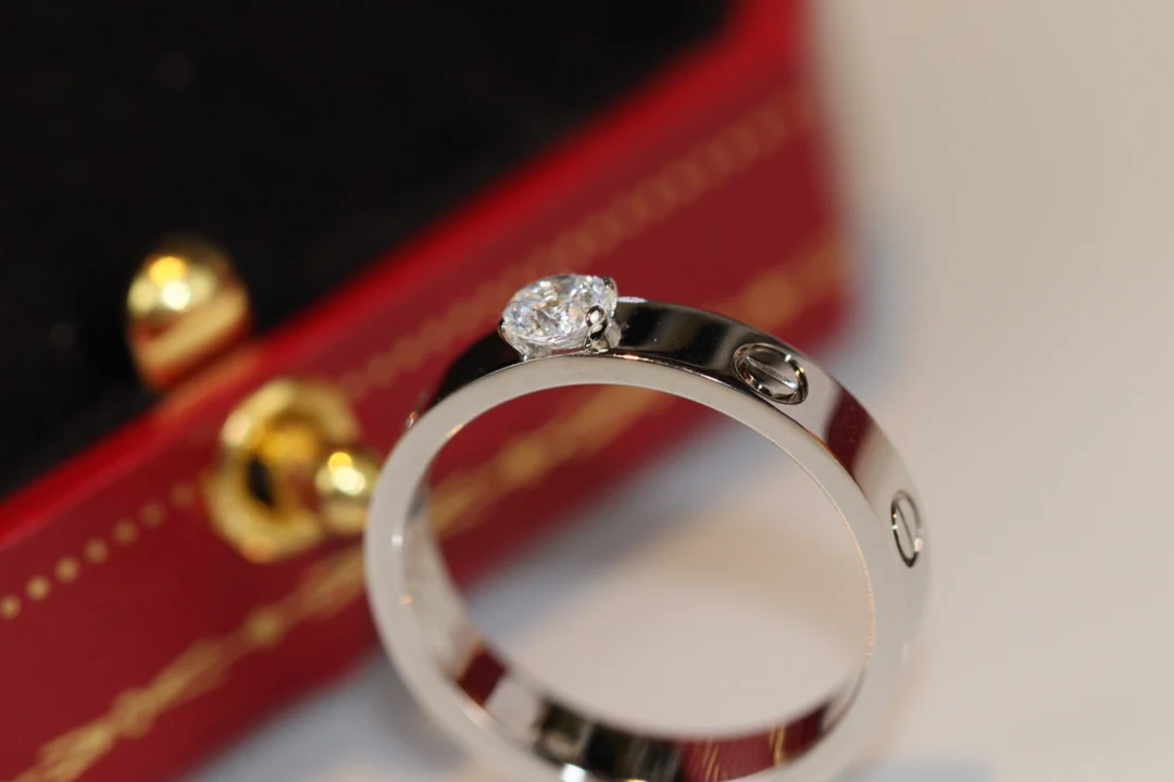 Кольцо Cartier Love Solitaire — розовое и белое золото