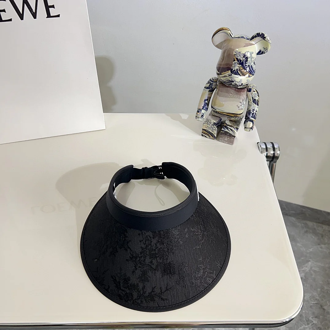 Новая летняя солнцезащитная шляпа Miu Miu 2024 с китайским узором - черная.