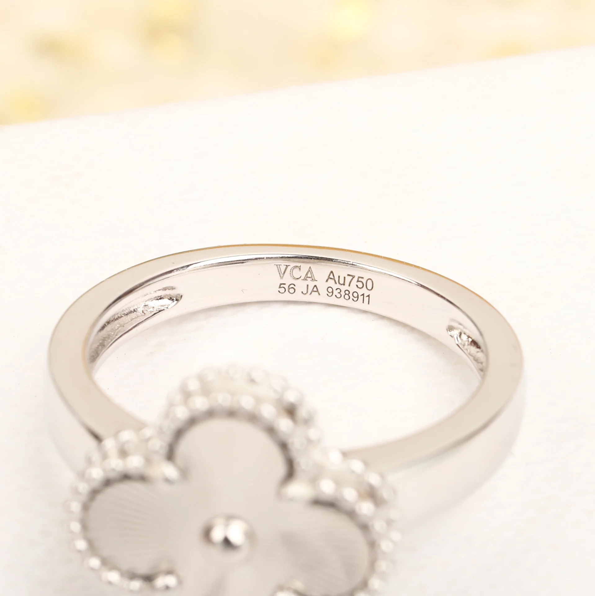 Ван Век - Кольцо 022