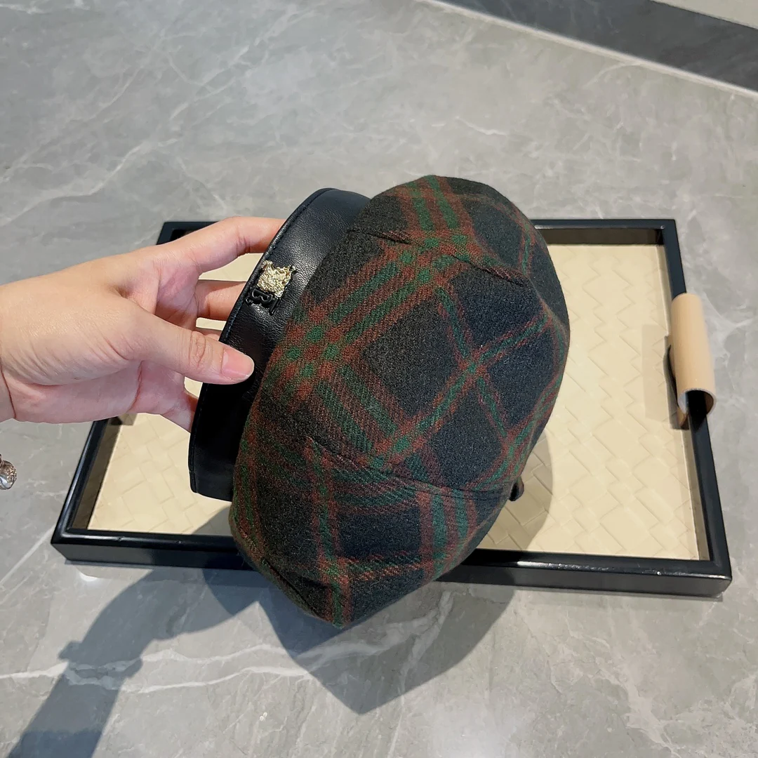 Восьмиугольный берет Burberry в клетку - черный