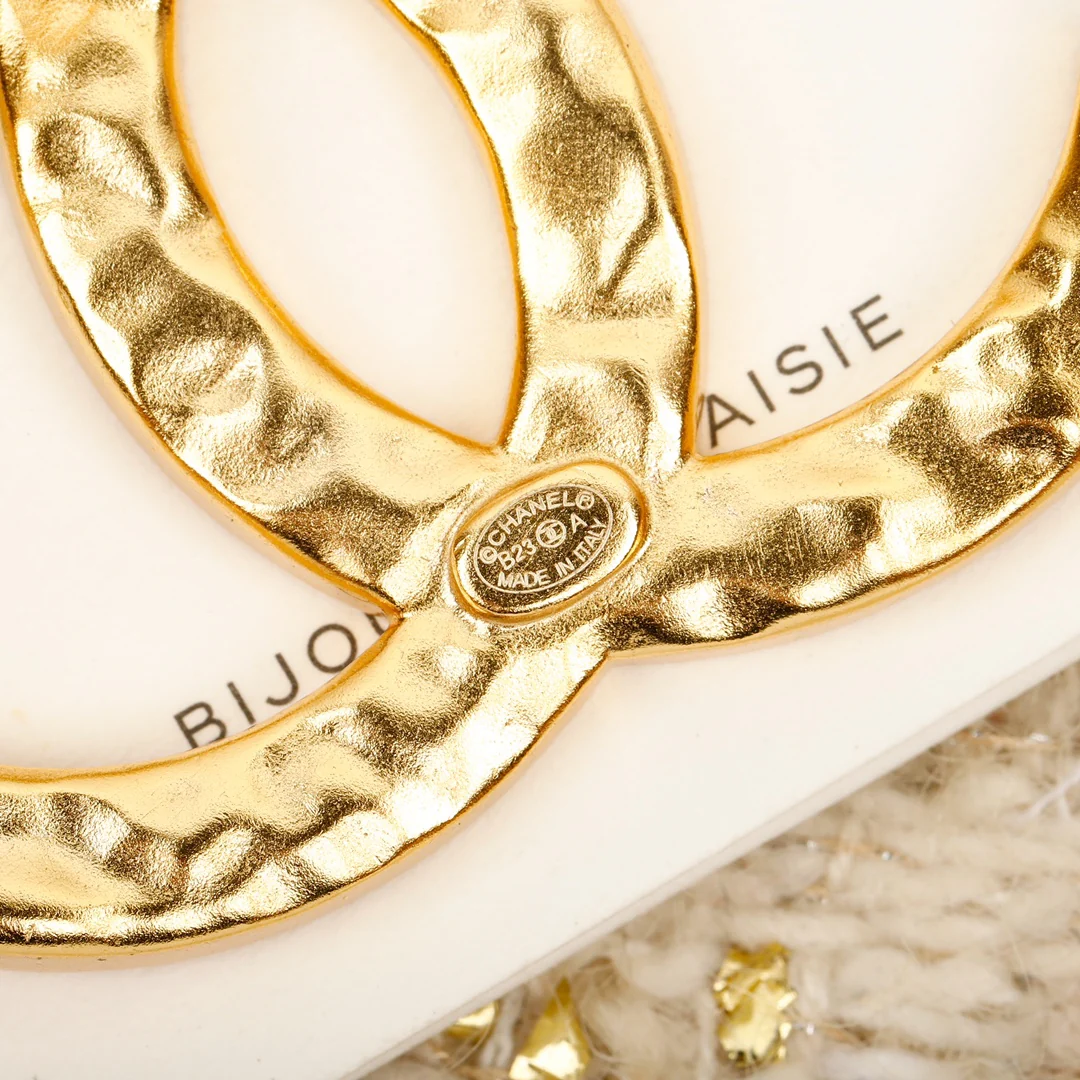 Брошь Chanel 129