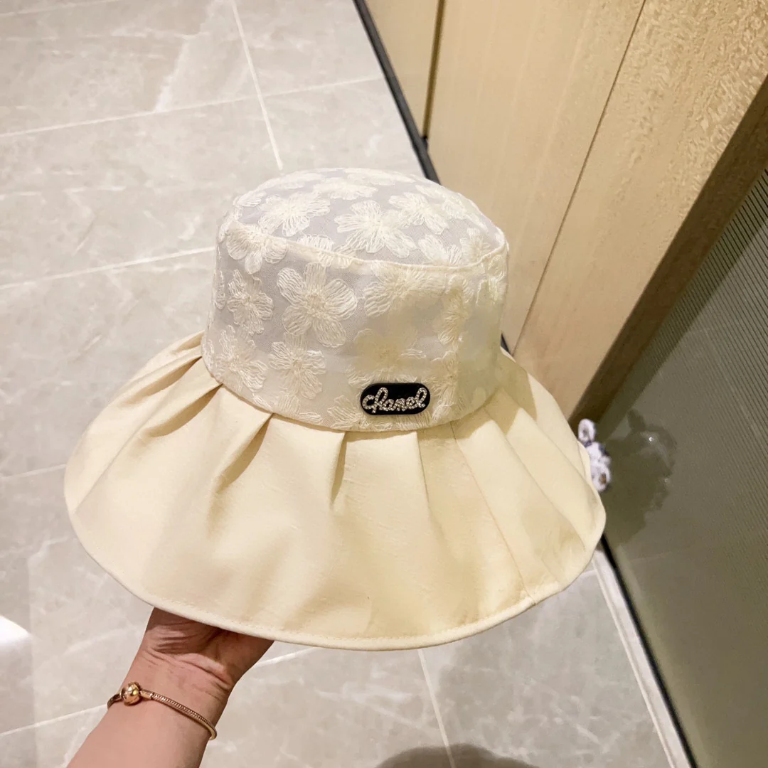 Новинка сезона весна/лето 2023 от Chanel - Кружевная рыбацкая шляпа - Белая