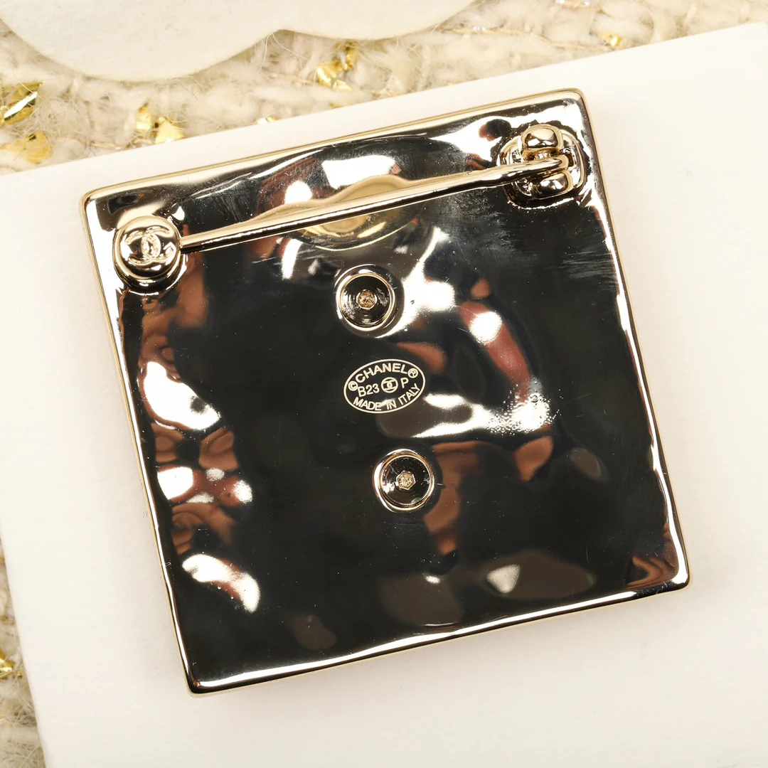 Брошь Chanel 164