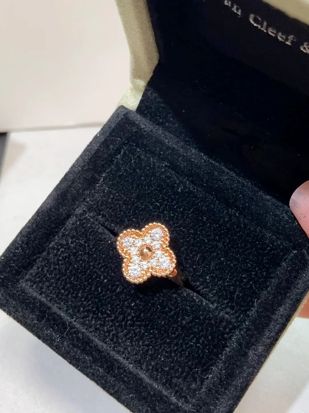 Ван Век - Кольцо 029