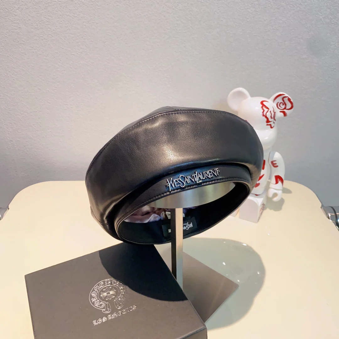 Кожаный берет Святого Иа