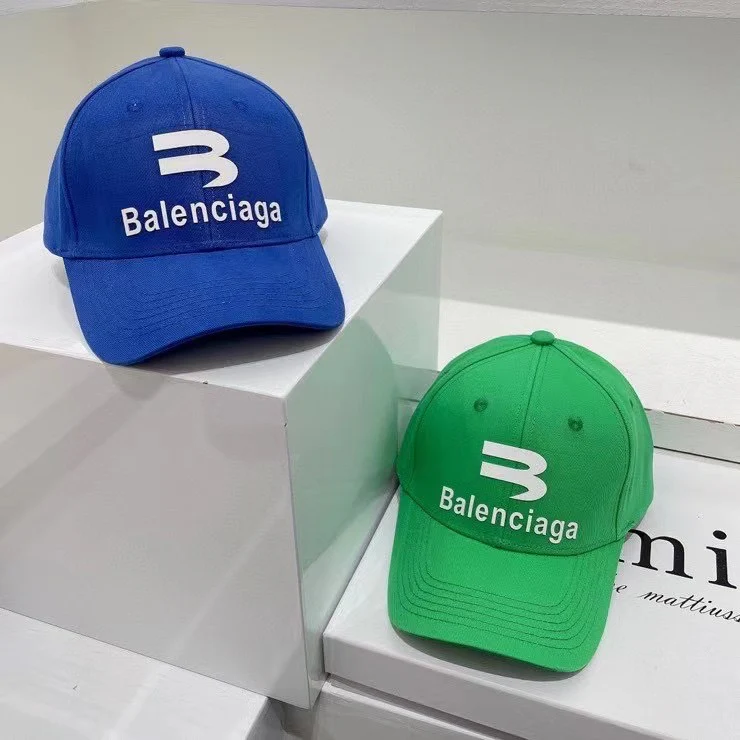 Новая красочная бейсболка Balenciaga весна/лето 2022