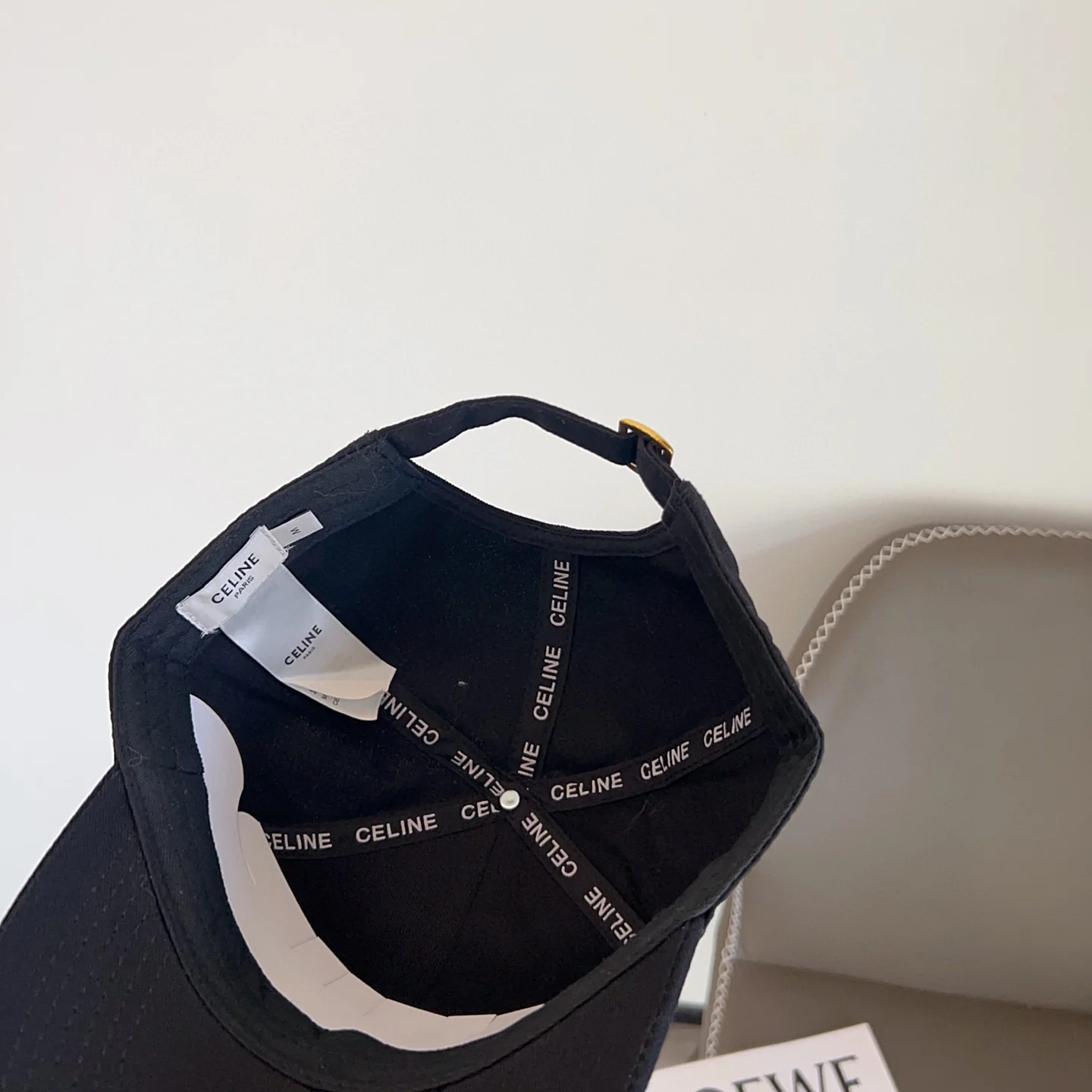 Бейсболка Celine 2025 с вышивкой, новая, черная.