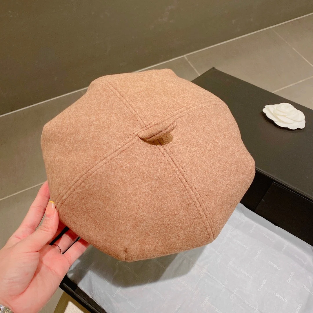 Шерстяной берет Prada, абрикосовый, 1