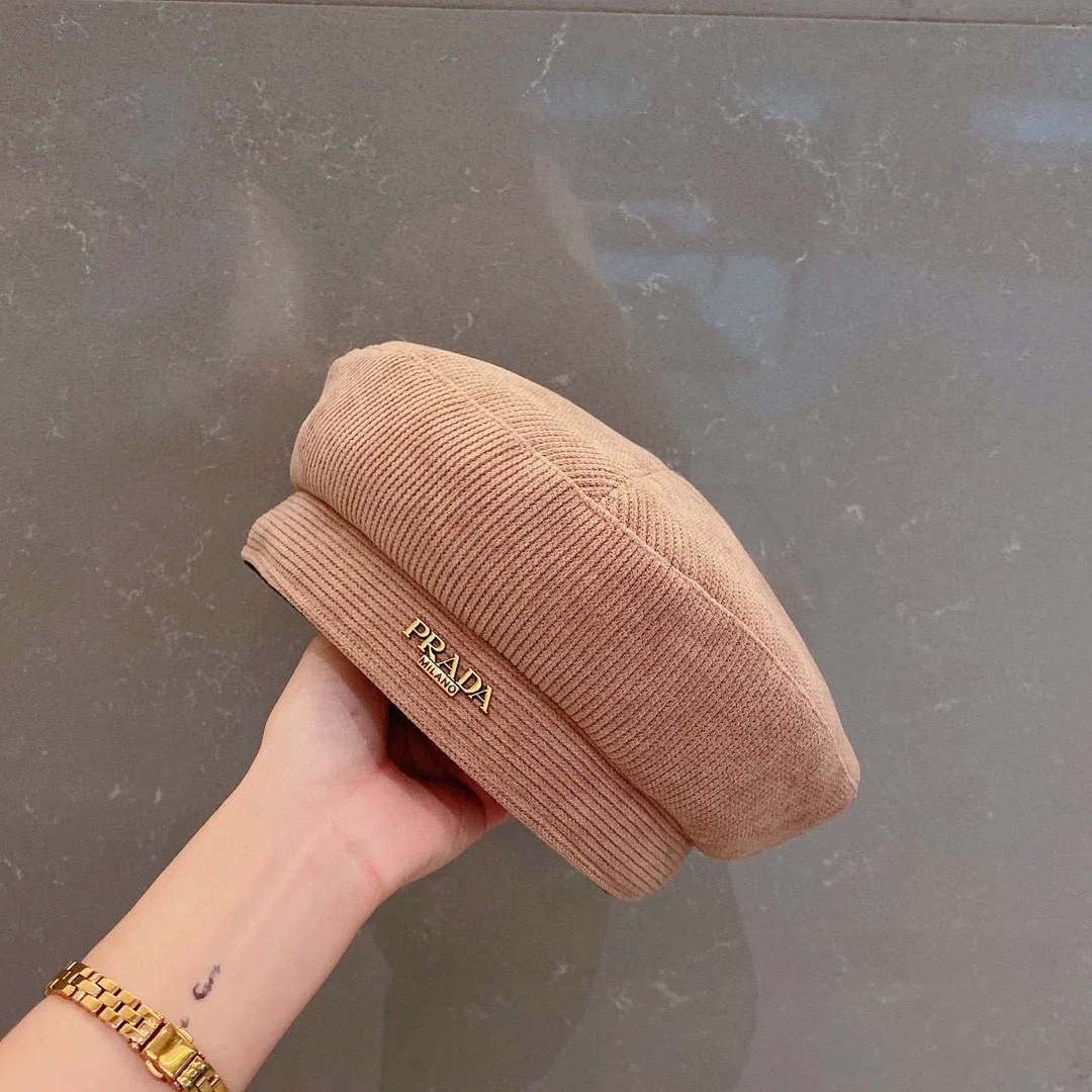 Берет из вельвета Prada - абрикосовый