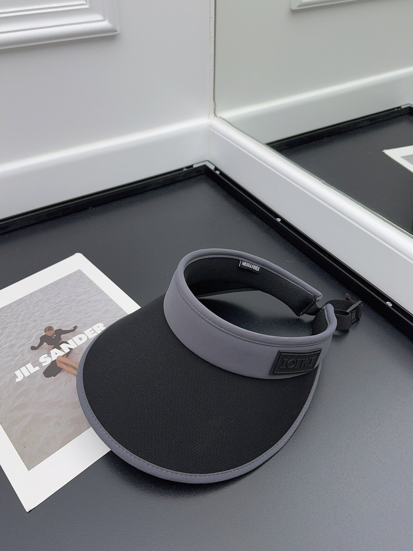 LOEWE - Новый стиль - Простая солнцезащитная шляпа с логотипом