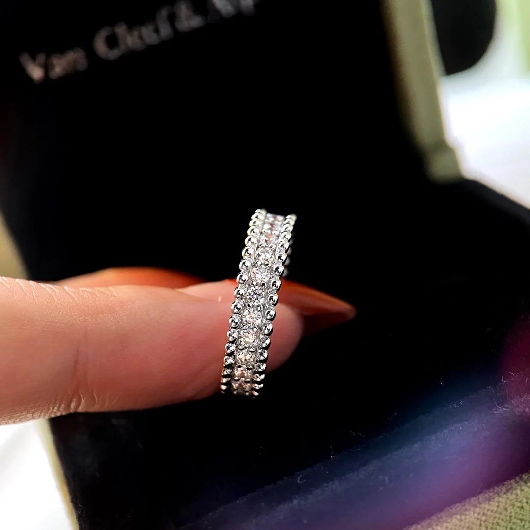 Ван Век - Кольцо 057