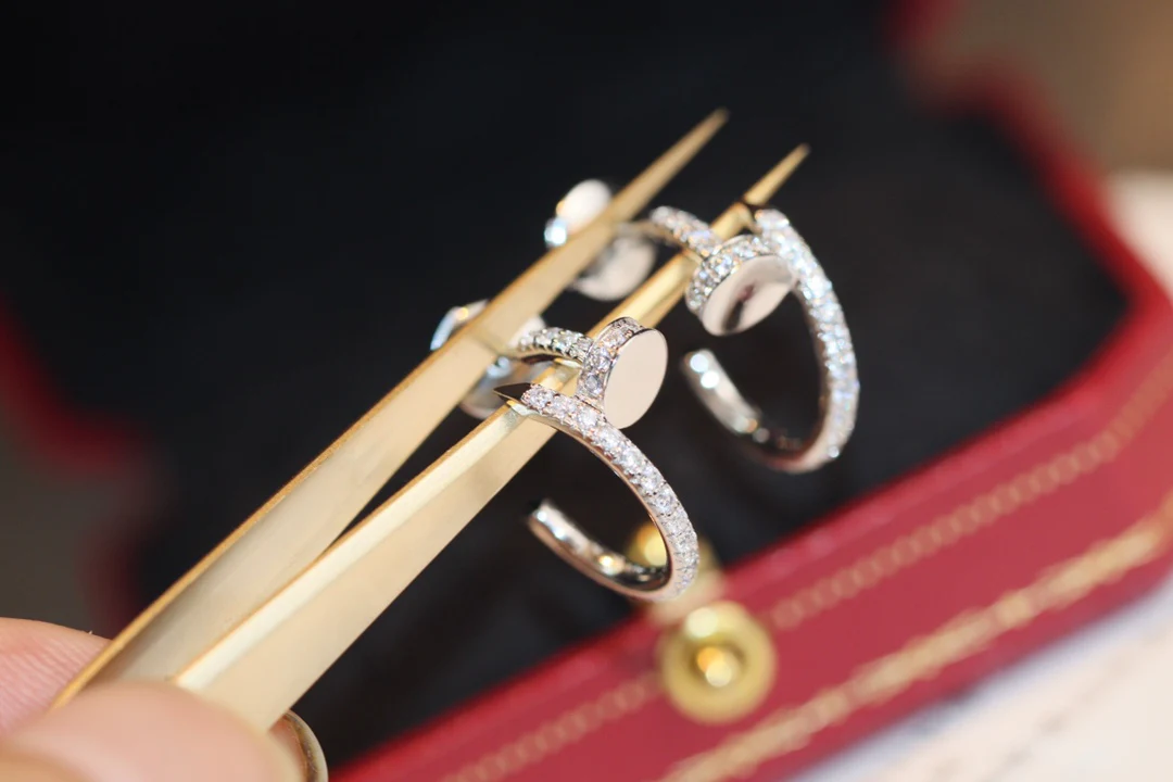 Серьги Cartier 037