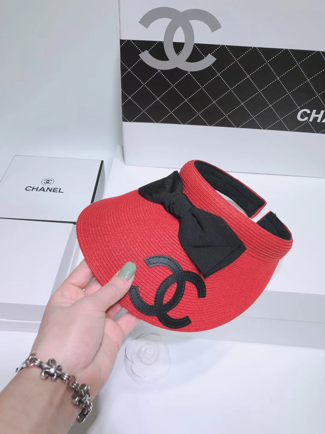 Новинка Chanel 2022 года - Солнцезащитная шляпа - Парик с открытыми губами - 4