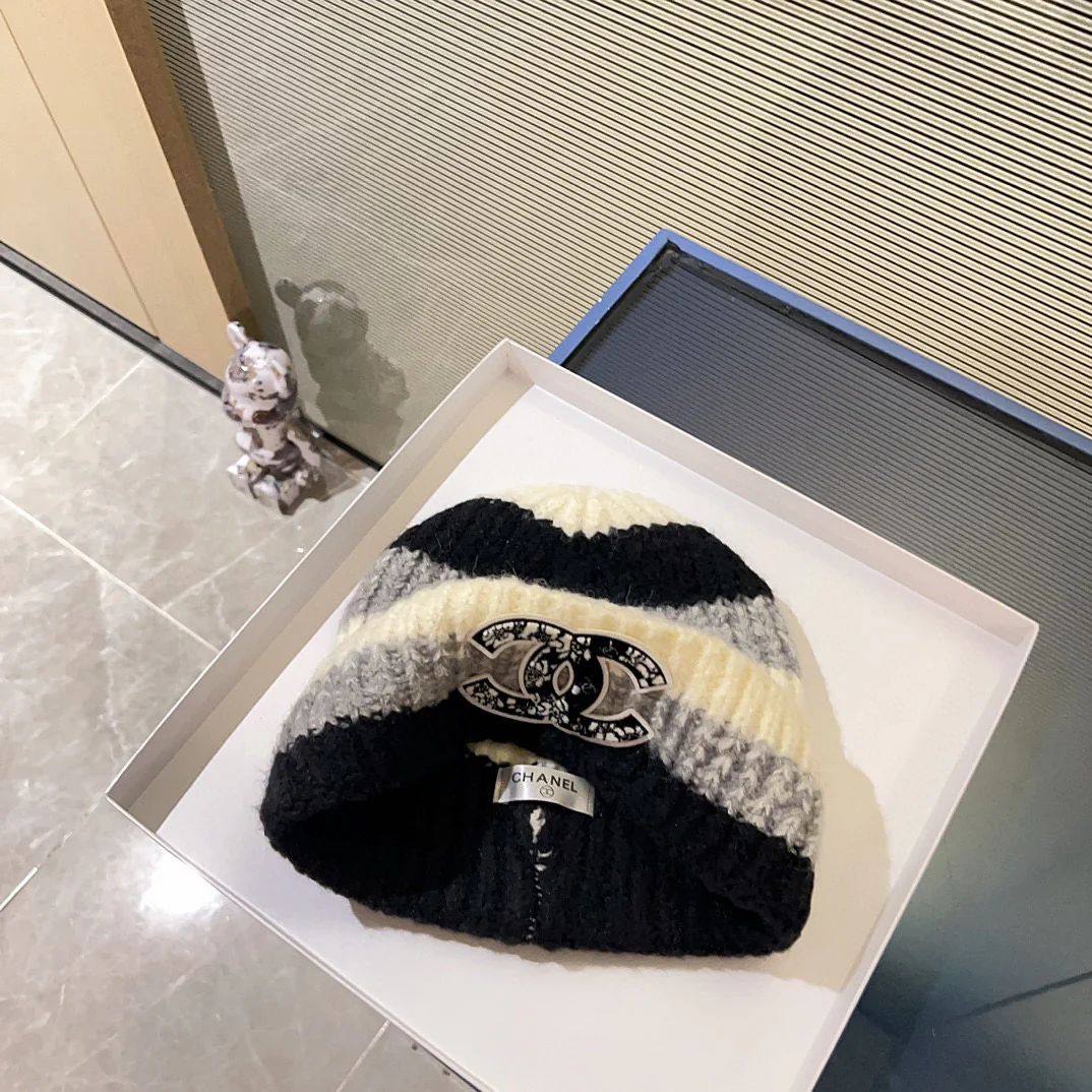 Новая кашемировая вязаная шапка Chanel сезона осень/зима 2023, серая.