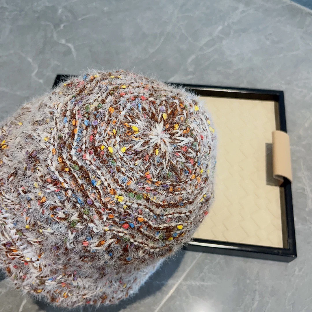 Miu Miu - Осенне-зимняя красочная вязаная шапка