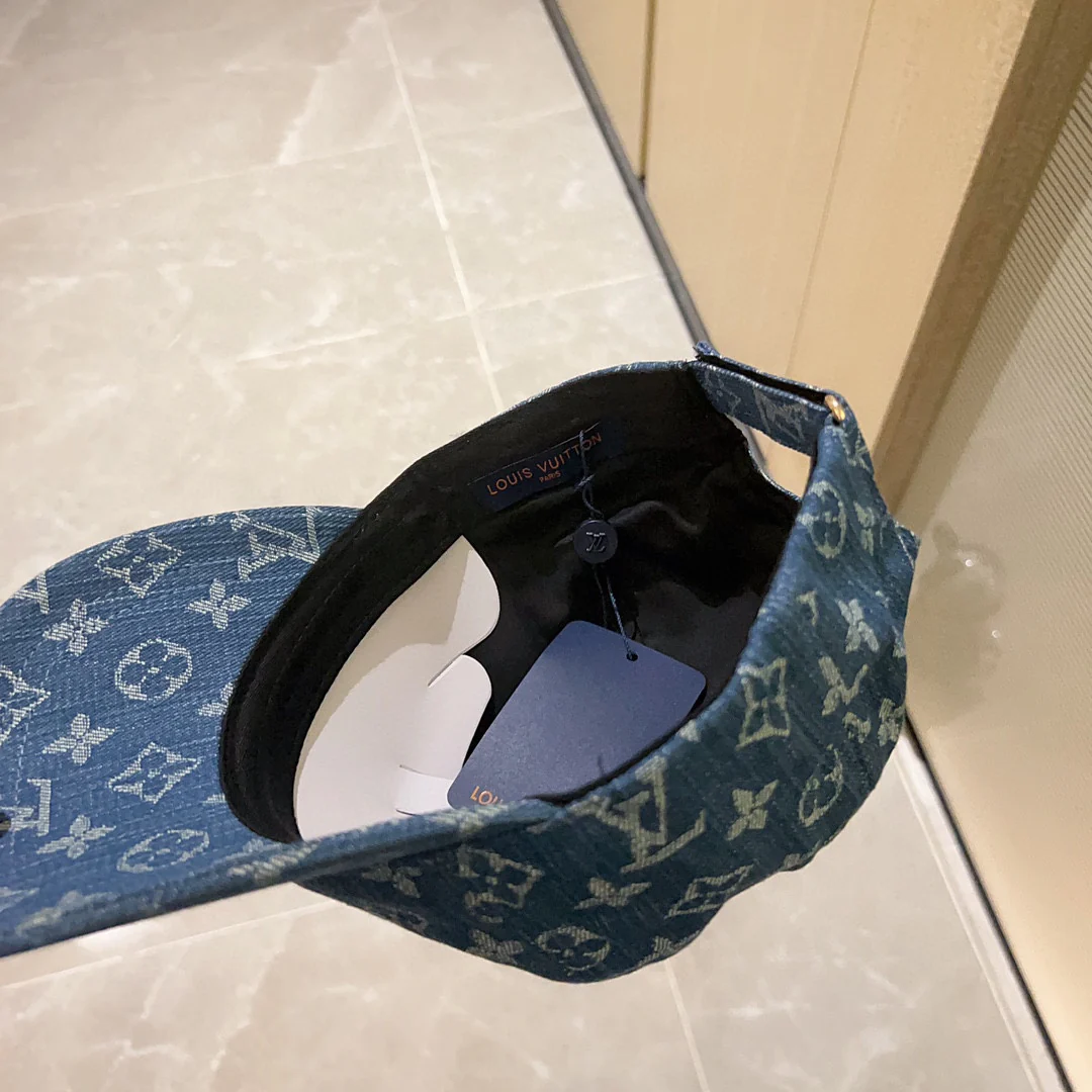 Новинка сезона весна/лето 2023 от LV - Бейсболка - Синяя