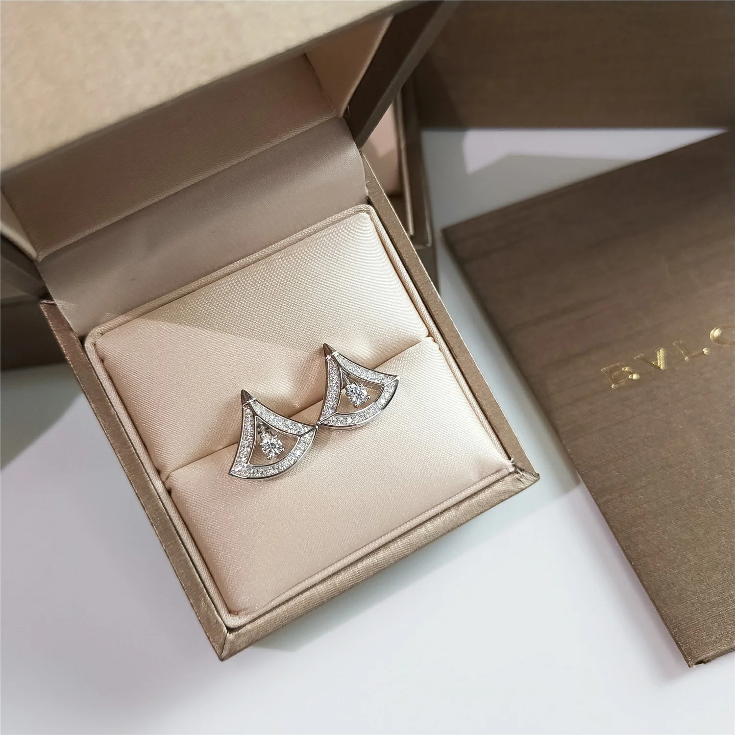 Серьги Bvlgari 025