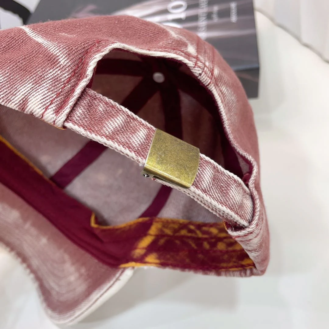 Chanel - Бейсболка в винтажном стиле с эффектом потертости