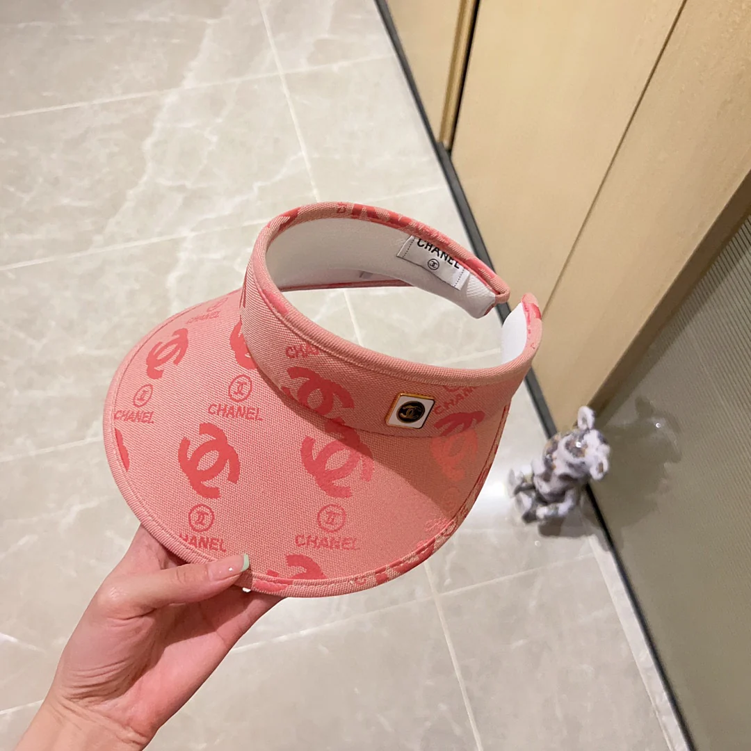 Новинка сезона весна/лето 2023 от Chanel - Шляпа с V-образным вырезом - Солнцезащитная шляпа - Розовая - 1