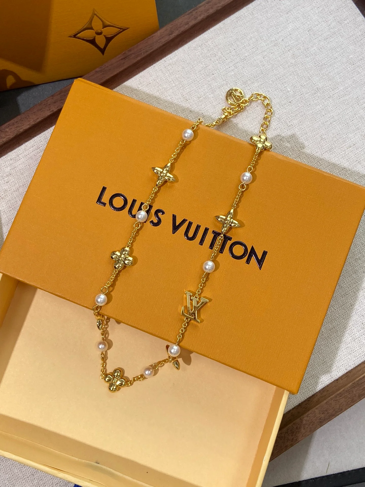 LV-Ожерелье 072