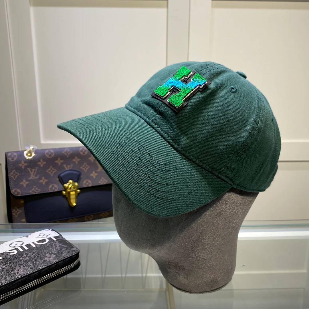 Бейсболка Hermes Limited Edition с принтом