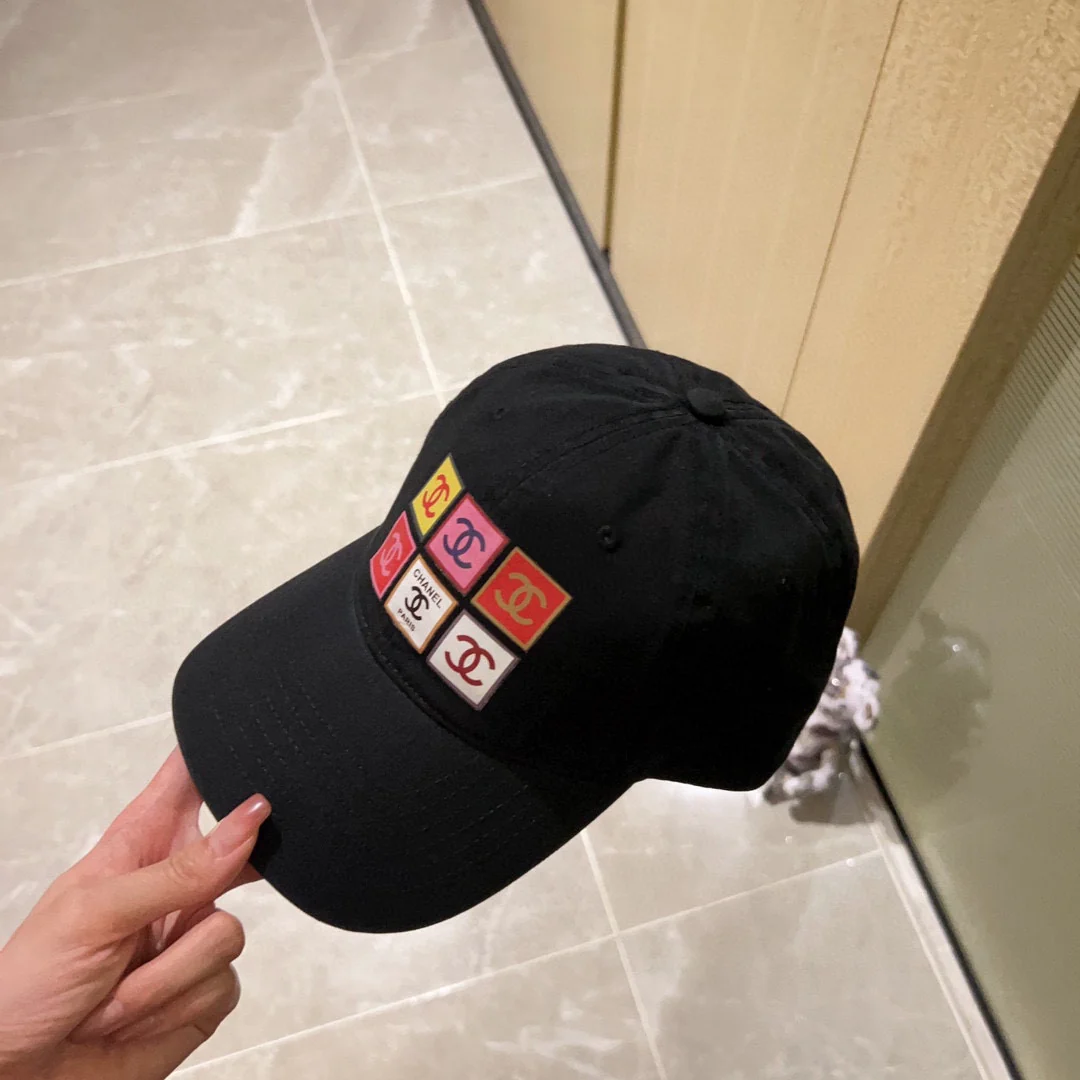 Бейсболка Chanel Весна/Лето 2023