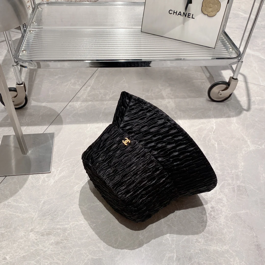 Новинка сезона весна/лето 2023 от Chanel - Рыбацкая шляпа - Черная