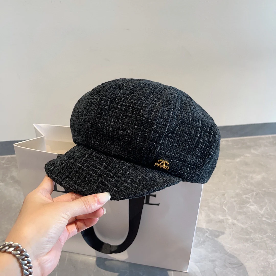 Chanel - Элегантная шерстяная военная кепка с клювом типа ?утиный клюв? - Черная