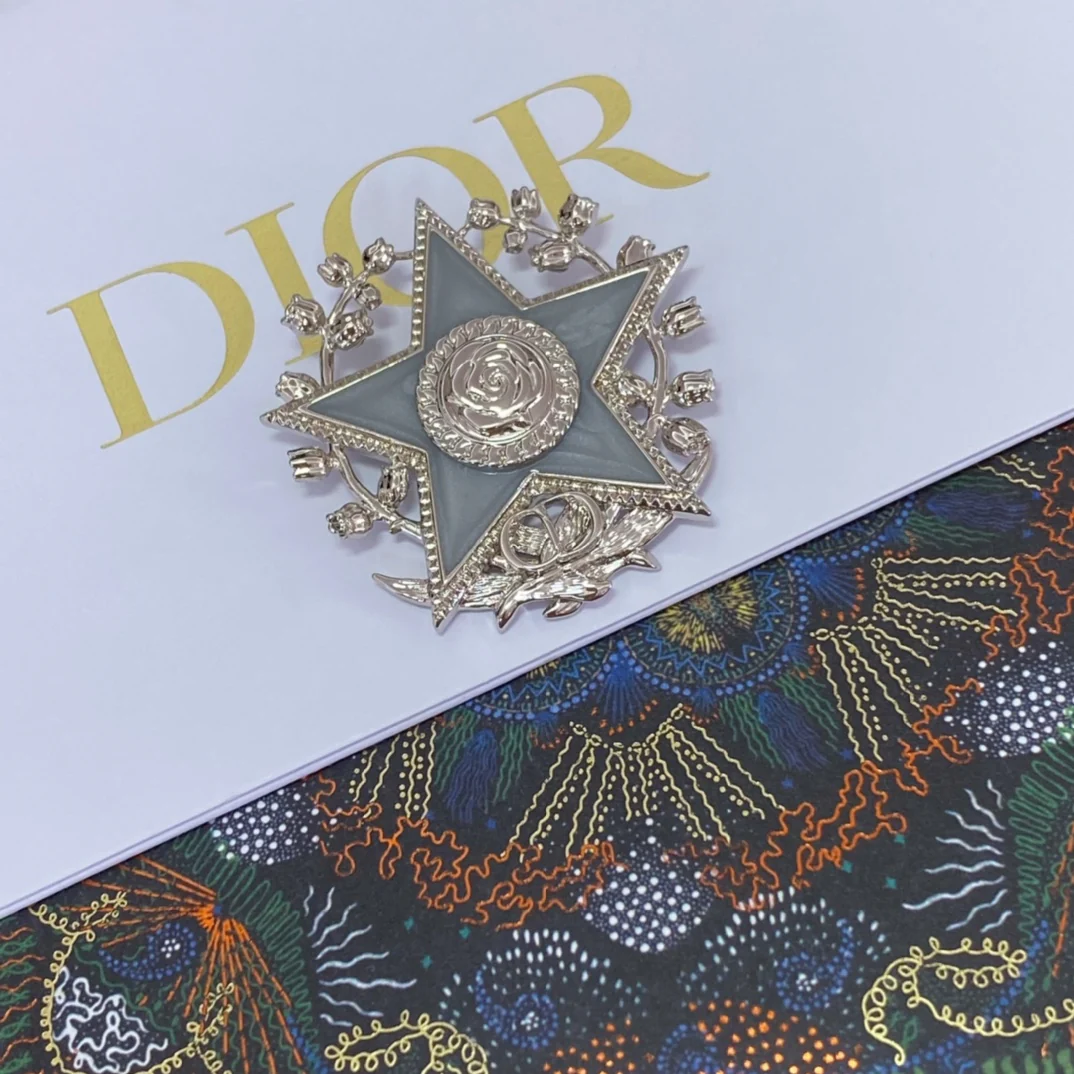 Брошь Dior 002