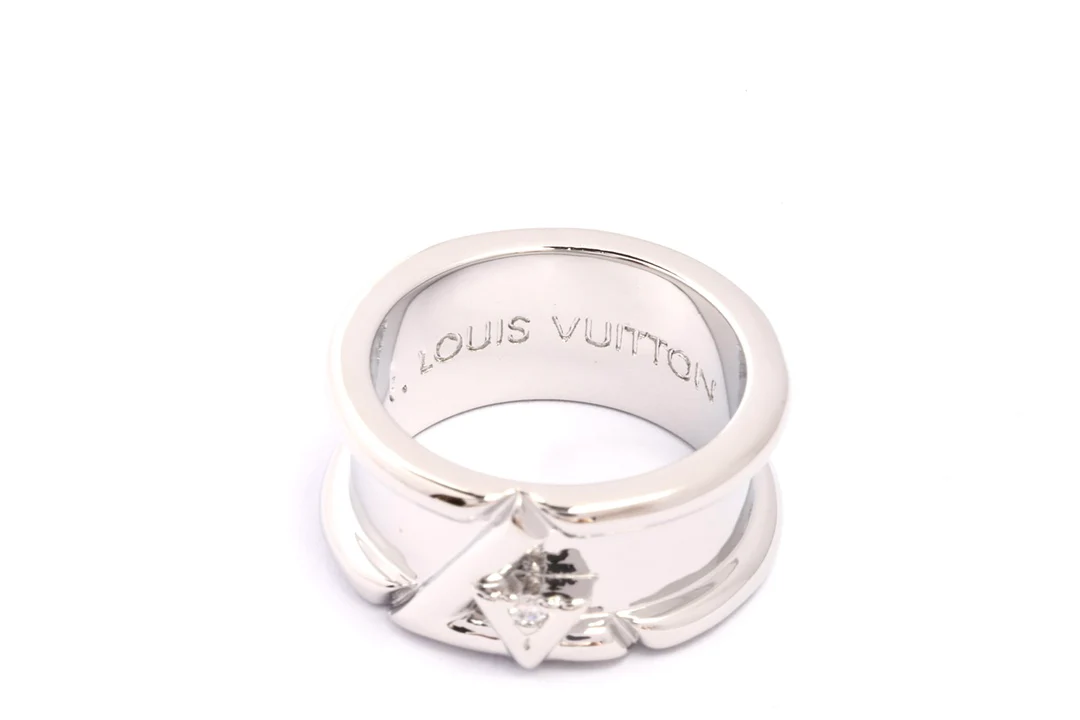 LV Ring 022