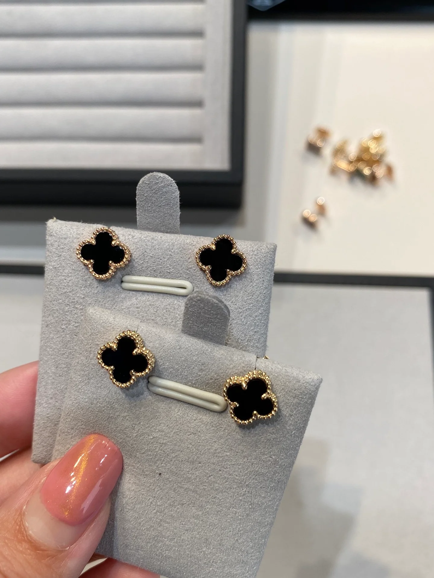 Van Vek - Серьги 004