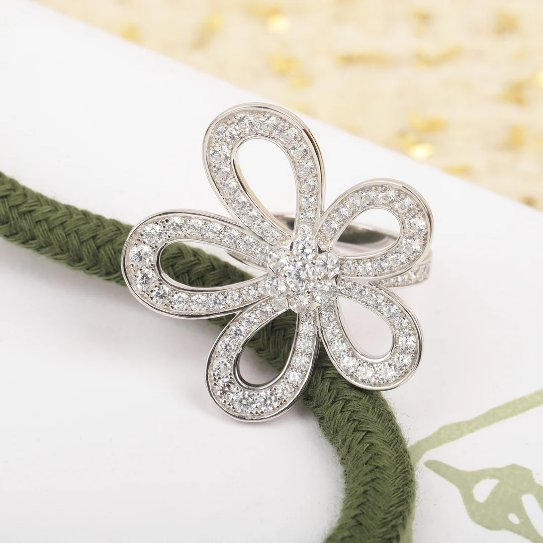 Ван Век - Кольцо 019