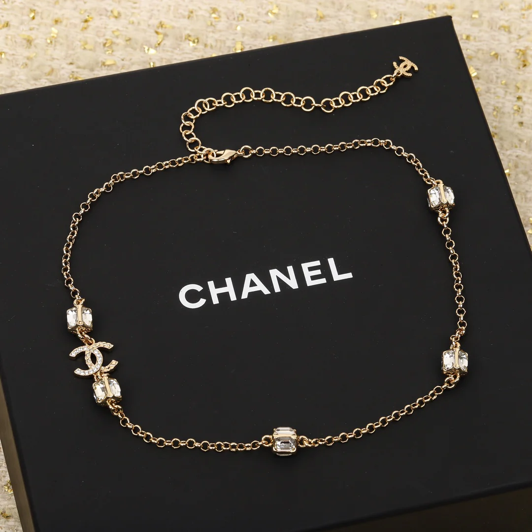 Chanel - Колье 450