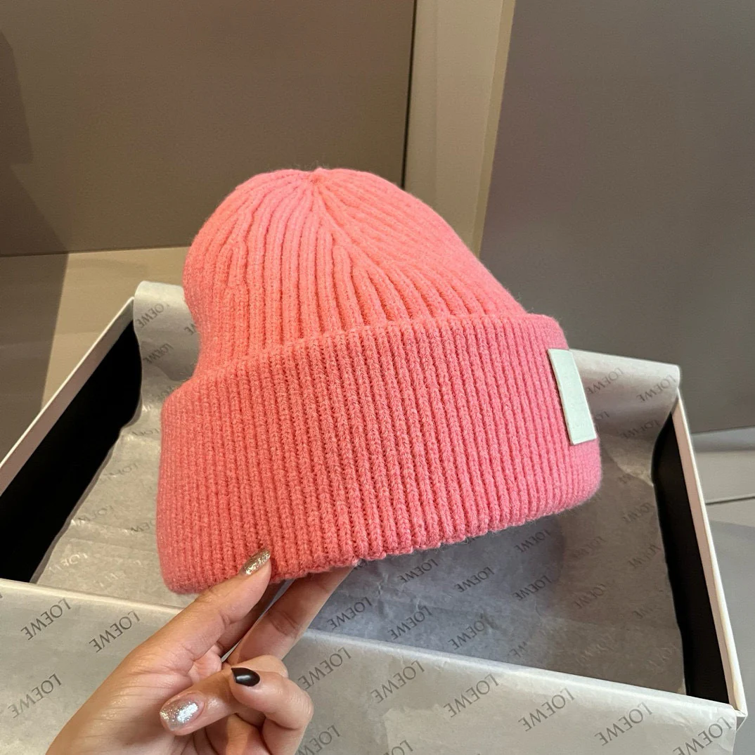 Новая вязаная шапка LOUEWE - розовая