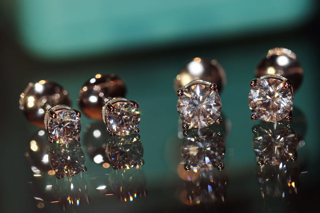 Серьги и гвоздики Tiffany - Изображение из коллекции