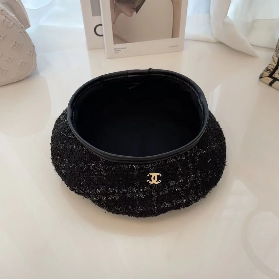 Chanel - Твидовый берет