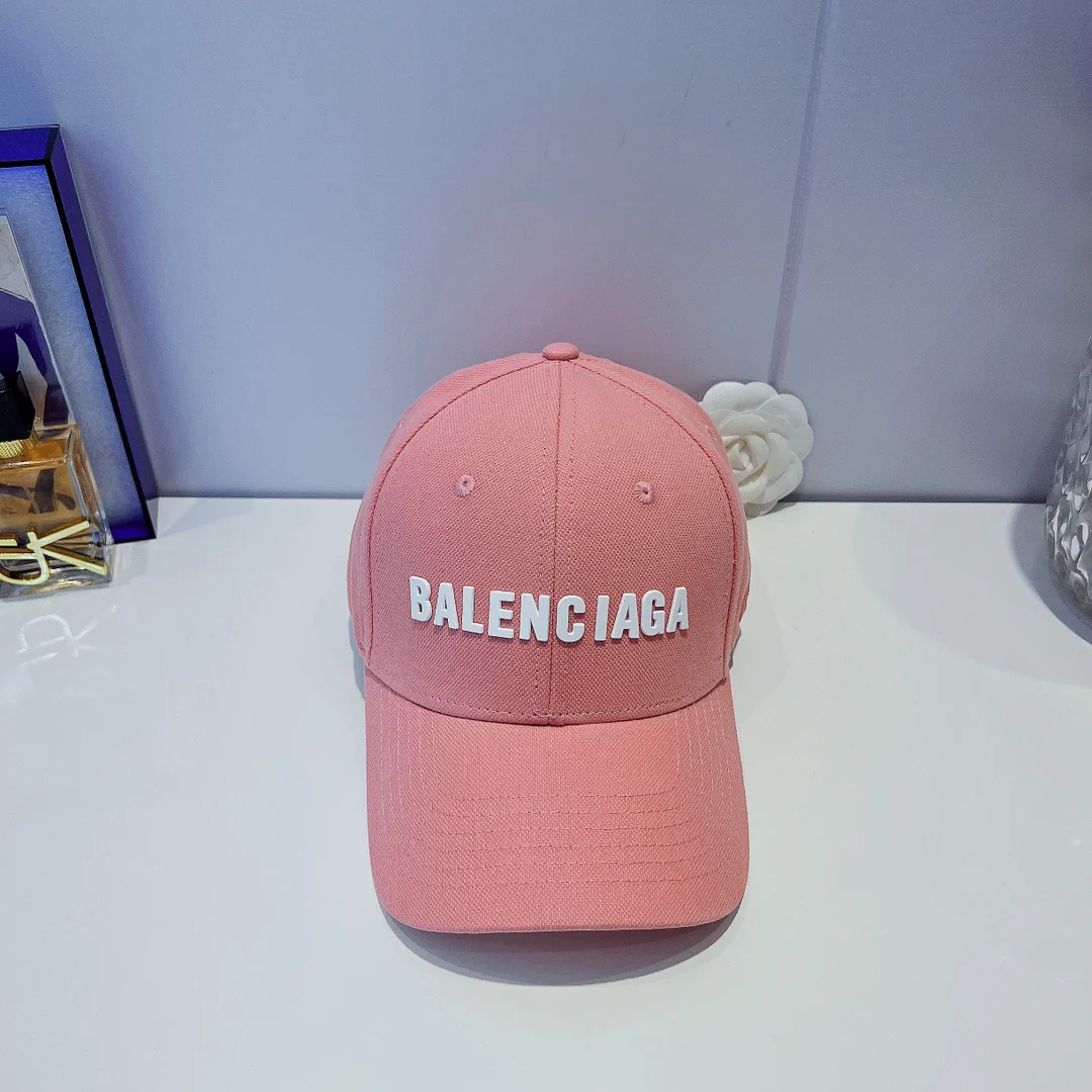 Бейсболка Balenciaga с разноцветными буквами - Новинка 2022 года - Разные цвета - 1 шт.