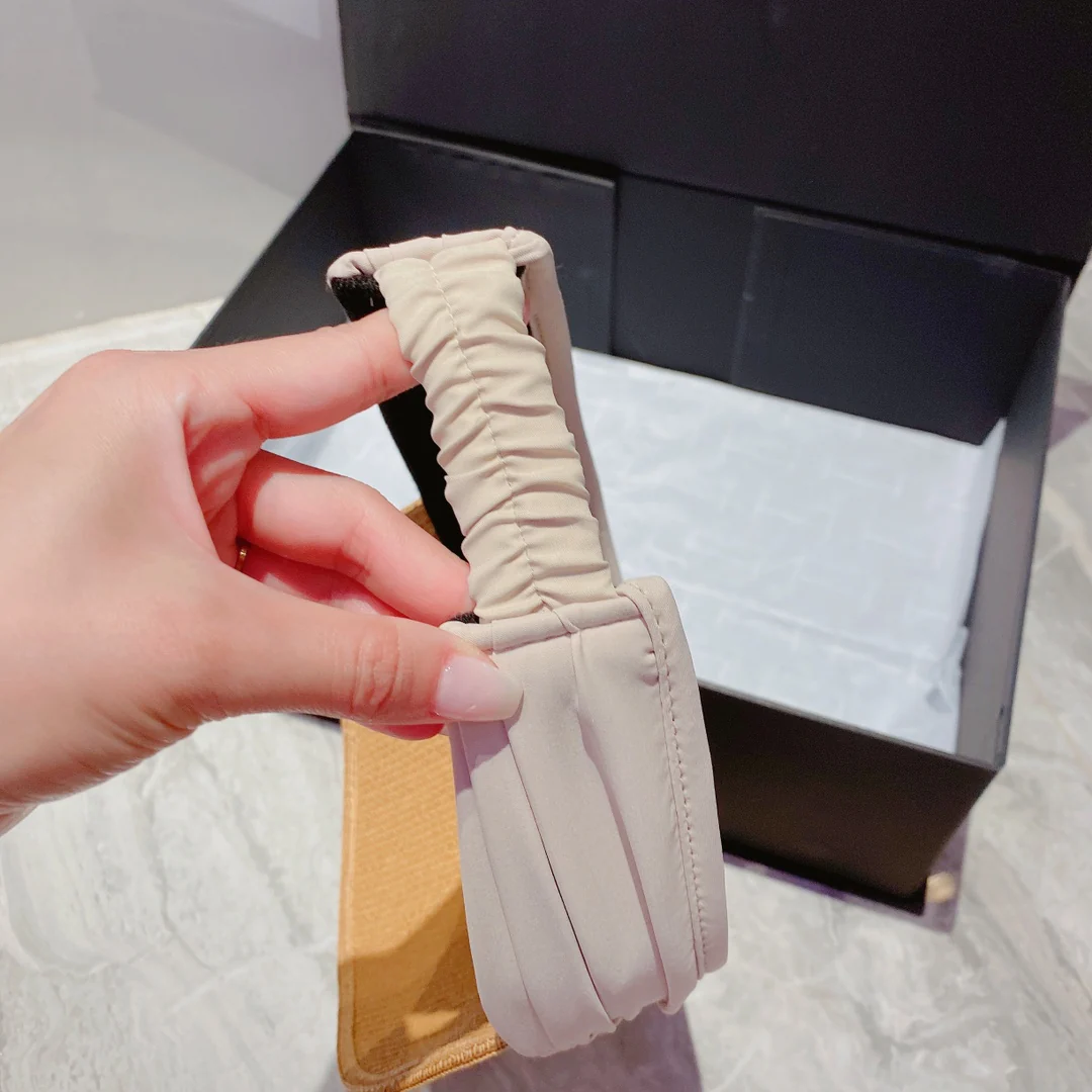 Prada - Соломенная шляпа от солнца в виде повязки на голову